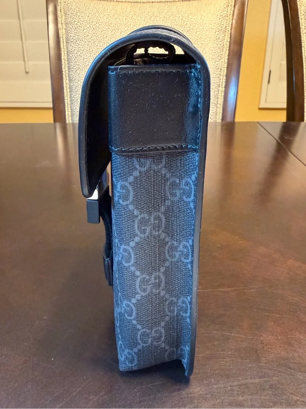 New Authentic Gucci GG Supreme Logo Crossbody Shoulder Bag Black